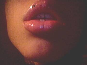 Kiss...?!